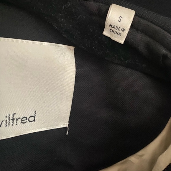 Aritzia Black Wilfred Bomber Jacket - Picture 3 of 5
